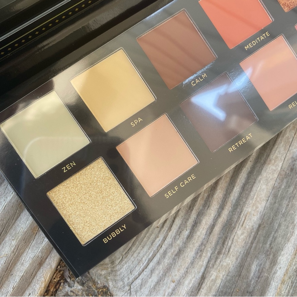 ACE BEAUTE Serenity Eyeshadow Palette - Picture 3 of 5